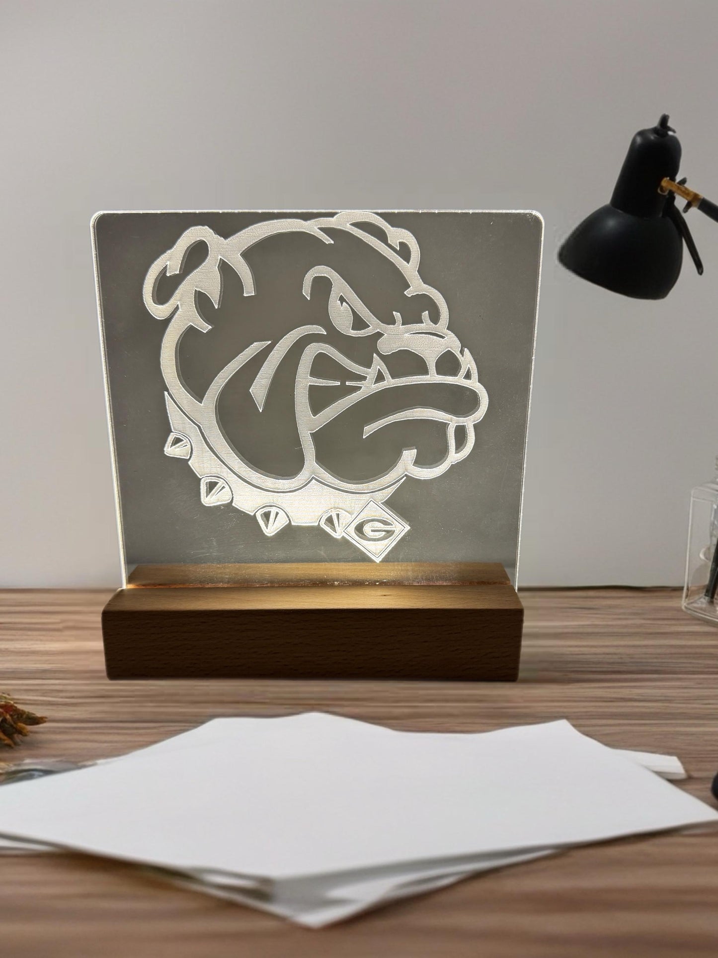 Georgia Bulldogs LED Night Light – Laser Engraved Acrylic Lamp | College Football Gift | Bulldog Desk Décor | Sports Fan Gift